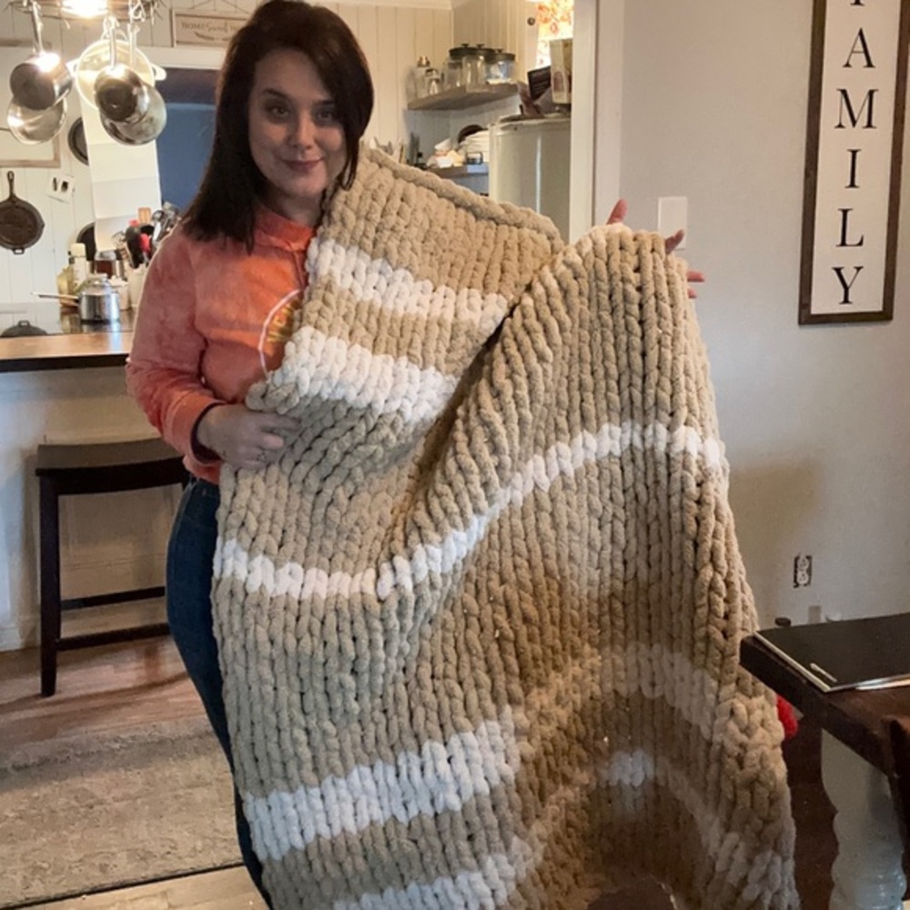 NEW Handmade THICK Chunky Knit throw, Small